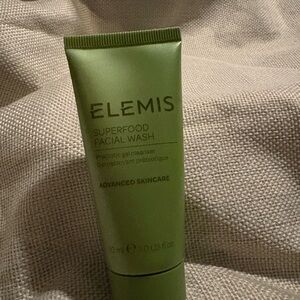 ELEMIS Superfood Facial Wash - Olive Green
